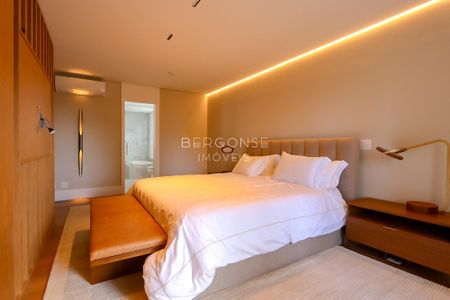 7_photo/94dce2223d.4a90718749cbc0b5-ATLAS-10a815d3-5cd2-4e23-b9cb-4c56d8dc2369.jpg de apartamento à venda com 3 quartos, 255m² em Campo Comprido, Curitiba