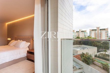 9_photo/94dce2223d.4a90718749cbc0b5-ATLAS-ad4b01c1-3cbf-4f88-8a77-a6b8558c8681.jpg de apartamento à venda com 3 quartos, 260m² em Campo Comprido, Curitiba