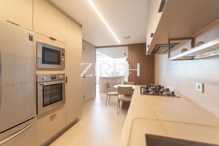 8_photo/94dce2223d.c7550a68c5445552-ATLAS-d344cbdc-1aeb-4aad-9d1c-b3d9cdca6510.jpg de apartamento à venda com 3 quartos, 261m² em Ecoville, Curitiba