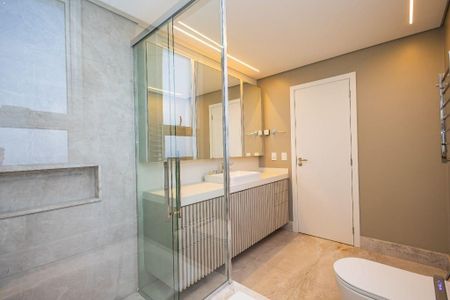 2_photo/94dce2223d.d372a4ff45cbfb6c-ATLAS-63358ef5-c2f0-4d58-a9f3-609cd80e877b.jpg de apartamento à venda com 4 quartos, 255m² em Campo Comprido, Curitiba