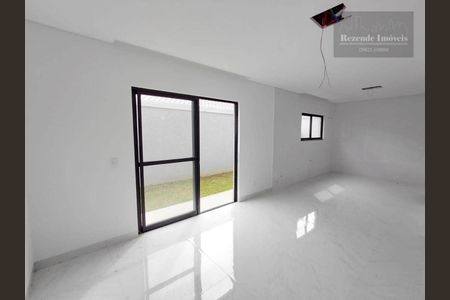 22_photo/94dce2229b.3a936fce5946d559-ATLAS-57da65dd-0565-4207-b940-59622726ad21.jpg de casa à venda com 3 quartos, 175m² em Campo Comprido, Curitiba
