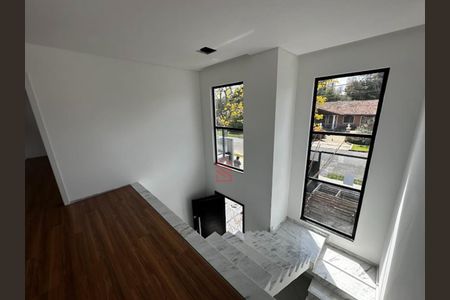 2_photo/94dce2229d.dae21efc2013994a-ATLAS-05fa7bc6-5905-40ea-94b7-e3c27ac8af4a.jpg de casa à venda com 3 quartos, 175m² em Campo Comprido, Curitiba