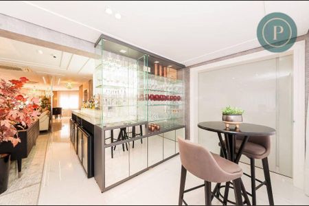 1_photo/94dce22443.06fa7d913d800fa7-ATLAS-28d3bada-6cd4-4ba0-aead-26f3ade0d7a1.jpg de apartamento à venda com 4 quartos, 373m² em Campo Comprido, Curitiba