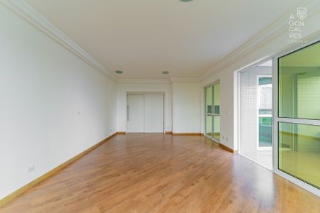 8_photo/94dce225af.51fc64b36842672a-ATLAS-5d26f3a4-ff3f-45f5-9b54-4d556cb0ae8e.jpg de apartamento para alugar com 4 quartos, 329m² em Mossunguê, Curitiba