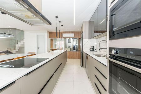 27_photo/94dce2267d.3714cccd63f8fe2d-ATLAS-4b709def-8f8c-4a2e-9c9e-6d49dd9511ee.jpg de apartamento à venda com 3 quartos, 193m² em Campo Comprido, Curitiba