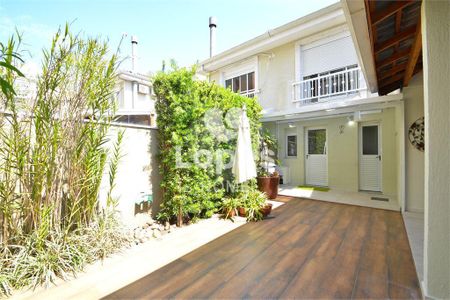 9_photo/94dce226d9.1463d70521bc8e9f-ATLAS-20360230-8b72-43bf-b9a5-a8e37dac3416.jpg de casa à venda com 4 quartos, 220m² em Mossunguê, Curitiba