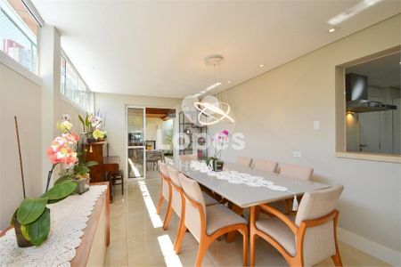 8_photo/94dce226d9.1463d70521bc8e9f-ATLAS-e7ff92e3-2bd7-4e92-86a1-0d653c3ac0d3.jpg de casa à venda com 4 quartos, 220m² em Mossunguê, Curitiba