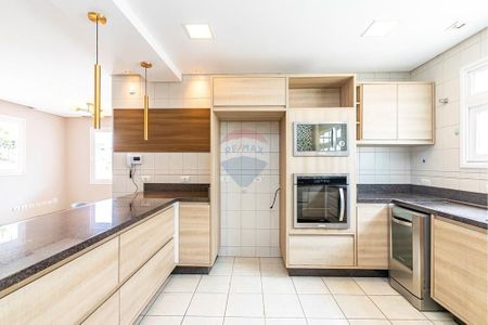 11_photo/94dce22863.0bf895571deddd4a-ATLAS-37598b12-9e24-4892-8b8d-ff3742e50766.jpg de casa para alugar com 3 quartos, 267m² em Mossunguê, Curitiba