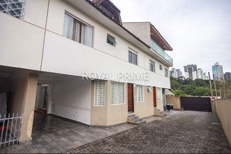 2_photo/94dce22971.dc0b22588a13e39e-ATLAS-5f9db9aa-e54e-4318-8aad-ea7e6012eae7.jpg de casa à venda com 3 quartos, 146m² em Mossunguê, Curitiba