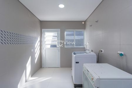 5_photo/94dce229eb.1aa5b8f538f3adaf-ATLAS-2b16b9a6-995b-405a-ad77-4cd0d601d3ab.jpg de casa à venda com 4 quartos, 290m² em Mossunguê, Curitiba