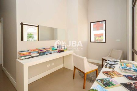 43_photo/94dce22b7d.49c40a4e0c1b1036-ATLAS-1676ff32-2937-48c8-a8fc-d9358789d016.jpg de apartamento à venda com 2 quartos, 72m² em Mossunguê, Curitiba