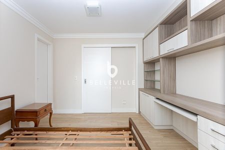 7_photo/94dce22c03.5f2708237f88e21f-ATLAS-0ea04894-66b5-4e2d-9af1-43e14d5d3743.jpg de apartamento para alugar com 4 quartos, 282m² em Campina do Siqueira, Curitiba