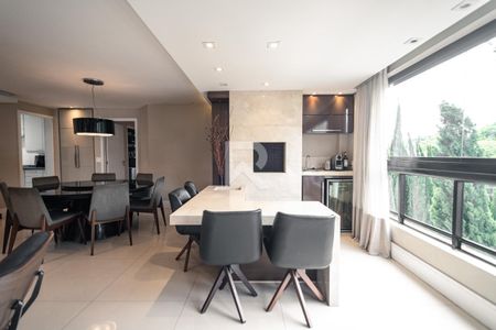 9_photo/94dce22c0f.89f4a6df32e7f5d8-ATLAS-33f67b54-e359-47a9-a5a8-352f27b32be1.jpg de apartamento à venda com 3 quartos, 192m² em Mossunguê, Curitiba