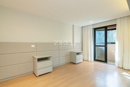 13_photo/94dce22c0f.bdd060b98a1b2866-ATLAS-fb5d7a3a-2ed6-4921-89d5-ad60156e5b0a.jpg de apartamento à venda com 3 quartos, 192m² em Mossunguê, Curitiba