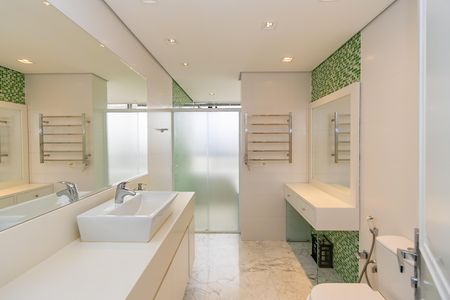 4_photo/94dce22c2b.6a2cde5a9a9595ab-ATLAS-1807dfba-939d-4d5b-875b-c5bdb02e27bf.jpg de apartamento à venda com 4 quartos, 406m² em Campina do Siqueira, Curitiba