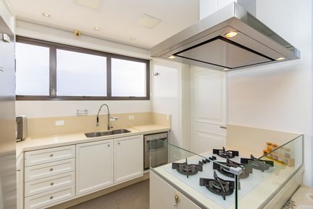 6_photo/94dce22c2b.6a2cde5a9a9595ab-ATLAS-543536f0-5158-43f4-b542-e3f5a4785b4b.jpg de apartamento à venda com 4 quartos, 406m² em Campina do Siqueira, Curitiba