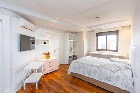 2_photo/94dce22c2b.6a2cde5a9a9595ab-ATLAS-5ff0fcfa-cd48-42c0-b534-8a5eb3e88261.jpg de apartamento à venda com 4 quartos, 406m² em Campina do Siqueira, Curitiba