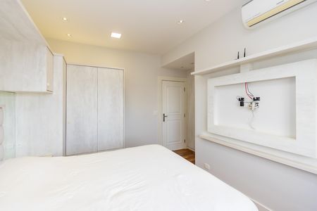 10_photo/94dce22c2b.6a2cde5a9a9595ab-ATLAS-ca5c80d3-2b71-482f-a006-b1a70043844e.jpg de apartamento à venda com 4 quartos, 406m² em Campina do Siqueira, Curitiba