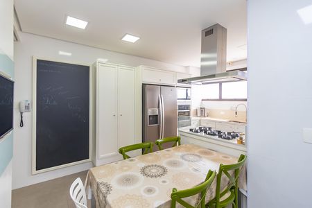 13_photo/94dce22c2f.0a1194eb6029b764-ATLAS-83b5b061-2515-4cfa-95e4-e6a6dcb8d310.jpg de apartamento à venda com 4 quartos, 406m² em Mossunguê, Curitiba