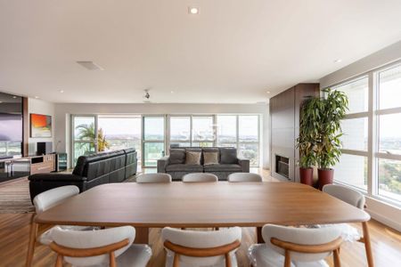 11_photo/94dce22cdd.362bfdcc0467677f-ATLAS-e7c7d037-bcea-4ef6-b79b-3360a3bf31b5.jpg de apartamento à venda com 4 quartos, 229m² em Mossunguê, Curitiba