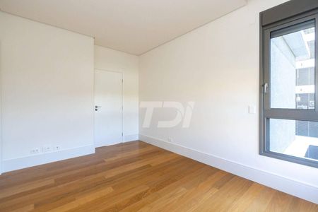 3_photo/94dce22ceb.beef6a444bf28e7f-ATLAS-0dbd30cc-c7f3-4370-b4e7-192e822eb884.jpg de apartamento à venda com 3 quartos, 228m² em Ecoville, Curitiba