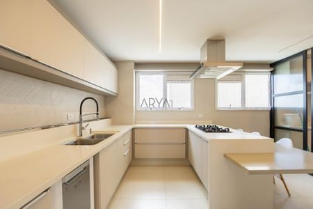 3_photo/94dce22d29.e1a31dbb9c3df7ec-ATLAS-0b46a390-aab1-45fc-a10d-4b9414ca3d0c.jpg de apartamento à venda com 3 quartos, 214m² em Campina do Siqueira, Curitiba