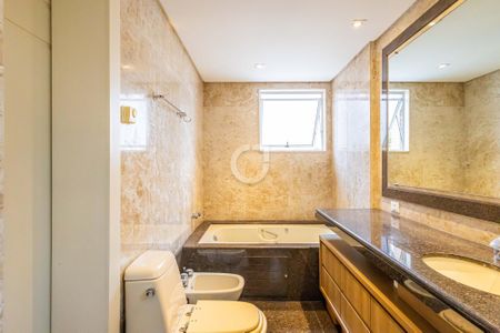 3_photo/94dce22d3d.a15ff942ed2dd5a0-ATLAS-ae8f5aea-1e78-428d-b6b8-453eda99d36e.jpg de apartamento à venda com 3 quartos, 203m² em Campina do Siqueira, Curitiba