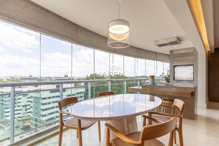 10_photo/94dce22e8b.6691faa2cf0f6cfa-ATLAS-ca24f022-bc98-45ae-a817-3df61abcce81.jpg de apartamento à venda com 3 quartos, 400m² em Campina do Siqueira, Curitiba