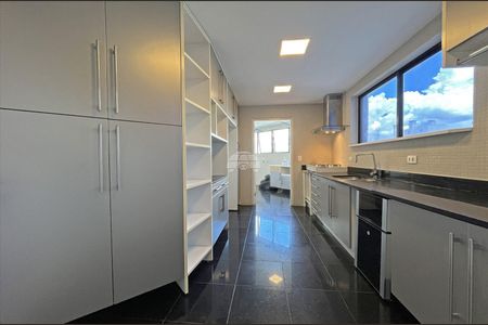 8_photo/94dce22e9f.bd63684297d62568-ATLAS-169af4de-8bba-4a58-84a2-3ced949b098b.jpg de apartamento para alugar com 3 quartos, 223m² em Mossunguê, Curitiba
