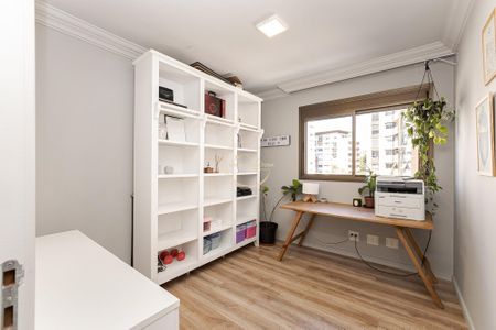 7_photo/94dce22f31.d70df24542b2a0c5-ATLAS-2b8e53a8-7d33-4569-9b7e-d1b52e7e25f7.jpg de apartamento para alugar com 3 quartos, 121m² em Mossunguê, Curitiba