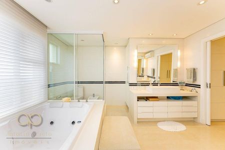 10_photo/94dce22f45.ce3c24e10a2b9ef2-ATLAS-8760c743-5bc9-4bf8-8015-d06e4f6f9c48.jpg de apartamento à venda com 5 quartos, 340m² em Mossunguê, Curitiba