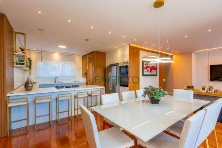 2_photo/94dce22f6f.7eba73ace3166076-ATLAS-facdf907-d5a6-4980-aa2e-6cf75be1a3b2.jpg de apartamento à venda com 3 quartos, 142m² em Mossunguê, Curitiba