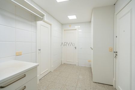 2_photo/94dce22fa7.0340f4ba3627ed9b-ATLAS-10a2b8e2-6dfe-497d-b658-bd1afa226406.jpg de apartamento à venda com 4 quartos, 413m² em Mossunguê, Curitiba