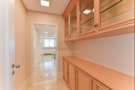 20_photo/94dce22fad.ceff8192393c33de-ATLAS-148ebc75-eae8-4874-82f5-8ac3ec8ade38.jpg de apartamento à venda com 4 quartos, 414m² em Mossunguê, Curitiba