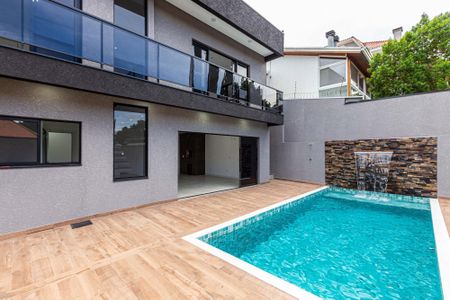 28_photo/94dce23035.6c623372c172fc17-ATLAS-c5b76c04-7744-43db-b2f6-d354117fe6d9.jpg de casa à venda com 3 quartos, 242m² em Mossunguê, Curitiba