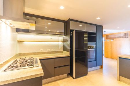 6_photo/94dce230bf.2a151fee16680804-ATLAS-6f02f7a2-c6f1-42a2-b471-fed25d98d3a2.jpg de casa à venda com 3 quartos, 204m² em Campo Comprido, Curitiba