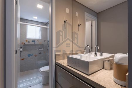 6_photo/94dce230bf.4f48e483d4bcdc3b-ATLAS-21631fc3-dbc9-4b09-b2ec-5a47a7b9f56b.jpg de casa de condomínio à venda com 3 quartos, 320m² em Campo Comprido, Curitiba