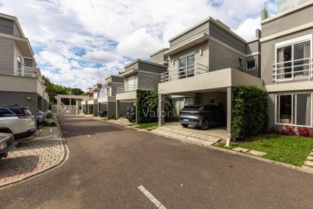 1_photo/94dce230bf.4f48e483d4bcdc3b-ATLAS-7cfa1416-6470-41e8-b3ad-2f8648e79939.jpg de casa de condomínio à venda com 3 quartos, 320m² em Campo Comprido, Curitiba