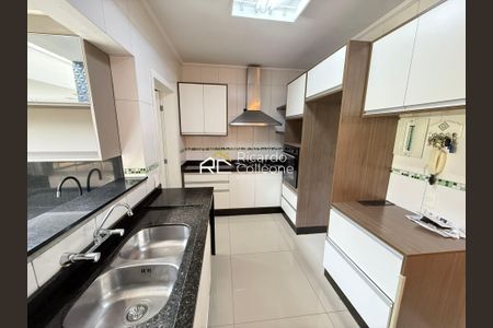 12_photo/94dce23161.6fa24c30896ad7dc-ATLAS-37da8a65-611f-4498-b863-3e2f62cfd7a7.jpg de casa à venda com 4 quartos, 247m² em Mossunguê, Curitiba