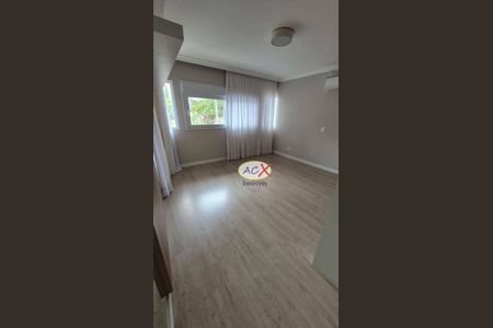 5_photo/94dce23161.6fa24c30896ad7dc-ATLAS-a018e424-87d0-43f4-a1c4-7b4d4d6830f8.jpg de casa à venda com 4 quartos, 247m² em Mossunguê, Curitiba