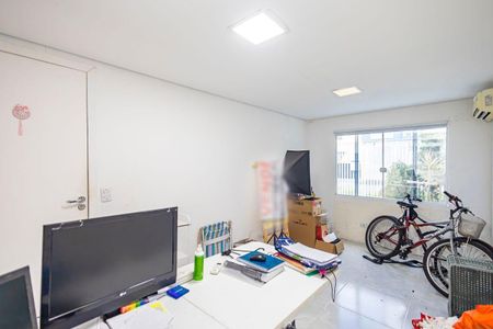 19_photo/94dce23197.eef4d4ed5dafe0c3-ATLAS-eff1d942-0a3e-43b9-9310-e3a3d7d17803.jpg de casa à venda com 4 quartos, 81m² em Mossunguê, Curitiba