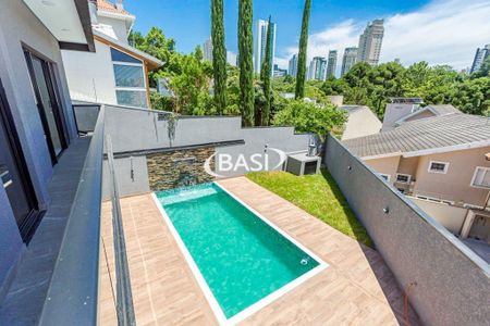 9_photo/94dce231a5.d6af0fe843853389-ATLAS-9d2a6d1b-642a-4856-a0ba-2edc1b7edd8a.jpg de casa à venda com 3 quartos, 218m² em Mossunguê, Curitiba