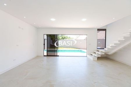 22_photo/94dce231a5.d6af0fe843853389-ATLAS-fd7fdafa-2c3b-46e3-bc45-5921591fcdcf.jpg de casa à venda com 3 quartos, 218m² em Mossunguê, Curitiba