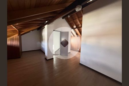 19_photo/94dce231cb.b35f0a667bfcb943-ATLAS-bee574b0-7c31-4d11-95fe-78a3abfc4ef1.jpg de casa à venda com 3 quartos, 154m² em Mossunguê, Curitiba