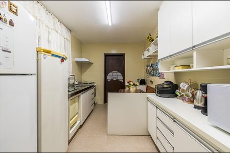 27_photo/94dce23257.1e9d1ba85beb8478-ATLAS-e2ce6e3b-23e8-4039-9e32-f6a8290bcdb4.jpg de casa à venda com 7 quartos, 167m² em Mossunguê, Curitiba