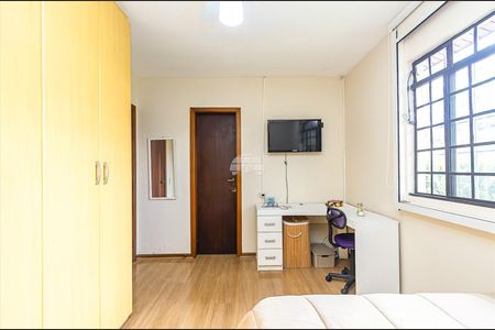 20_photo/94dce23257.1e9d1ba85beb8478-ATLAS-e5740eaf-25f0-4f4a-92e1-e43908896380.jpg de casa à venda com 7 quartos, 167m² em Mossunguê, Curitiba