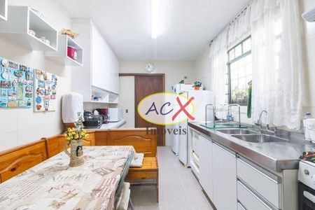 2_photo/94dce23257.49e5f4e107e90c19-ATLAS-b3ed8d77-6dc3-4982-8309-ce8a9c057cd7.jpg de casa à venda com 4 quartos, 210m² em Mossunguê, Curitiba