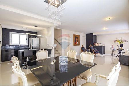 11_photo/94dce233b5.ef9097c2fd5b064b-ATLAS-29d686f2-a1dc-44c3-9931-5075a7d4e97a.jpg de casa à venda com 3 quartos, 224m² em Mossunguê, Curitiba