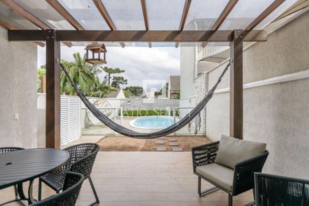 10_photo/94dce233b7.04f4efb4ec0e2ec3-ATLAS-db772f6a-dcce-448a-a954-a349c8dd29f6.jpg de casa à venda com 3 quartos, 213m² em Mossunguê, Curitiba