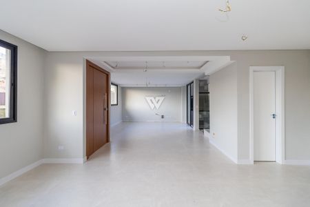 4_photo/94dce233d3.65b02e951a0b80a1-ATLAS-0b394fe1-2d7a-4121-972f-22f4e82a73dc.jpg de casa à venda com 4 quartos, 216m² em Mossunguê, Curitiba